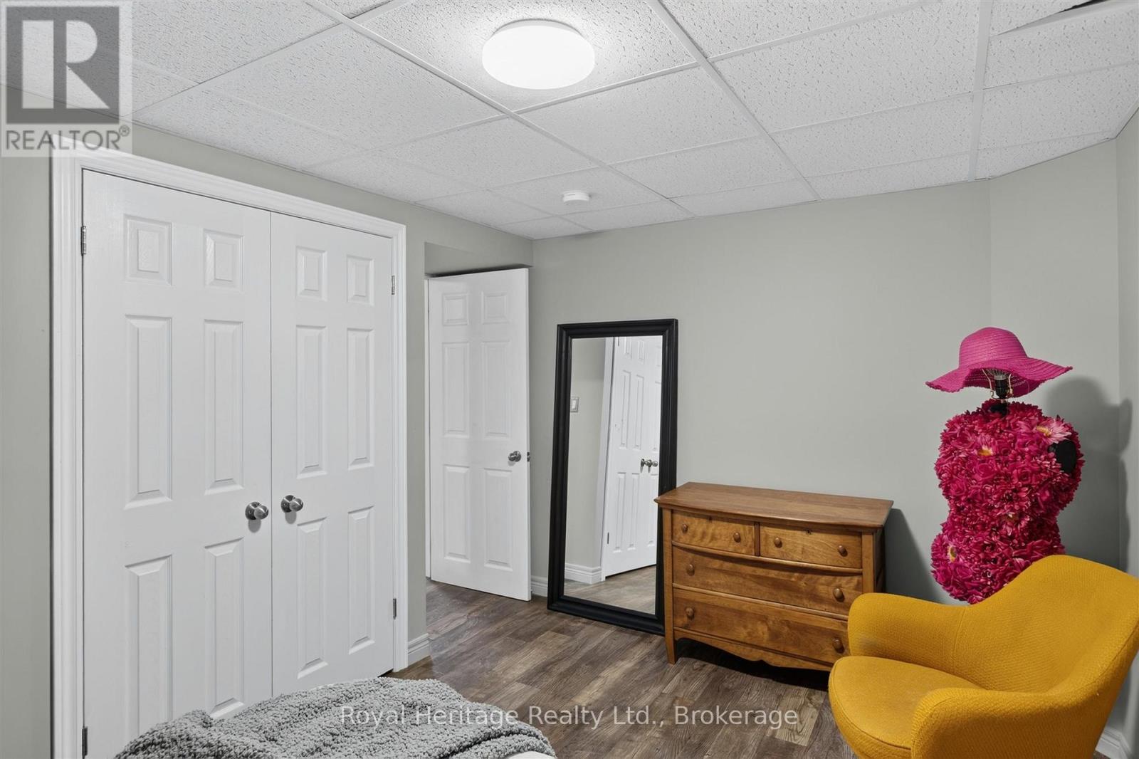 30 SPRINGDALE DRIVE - 34