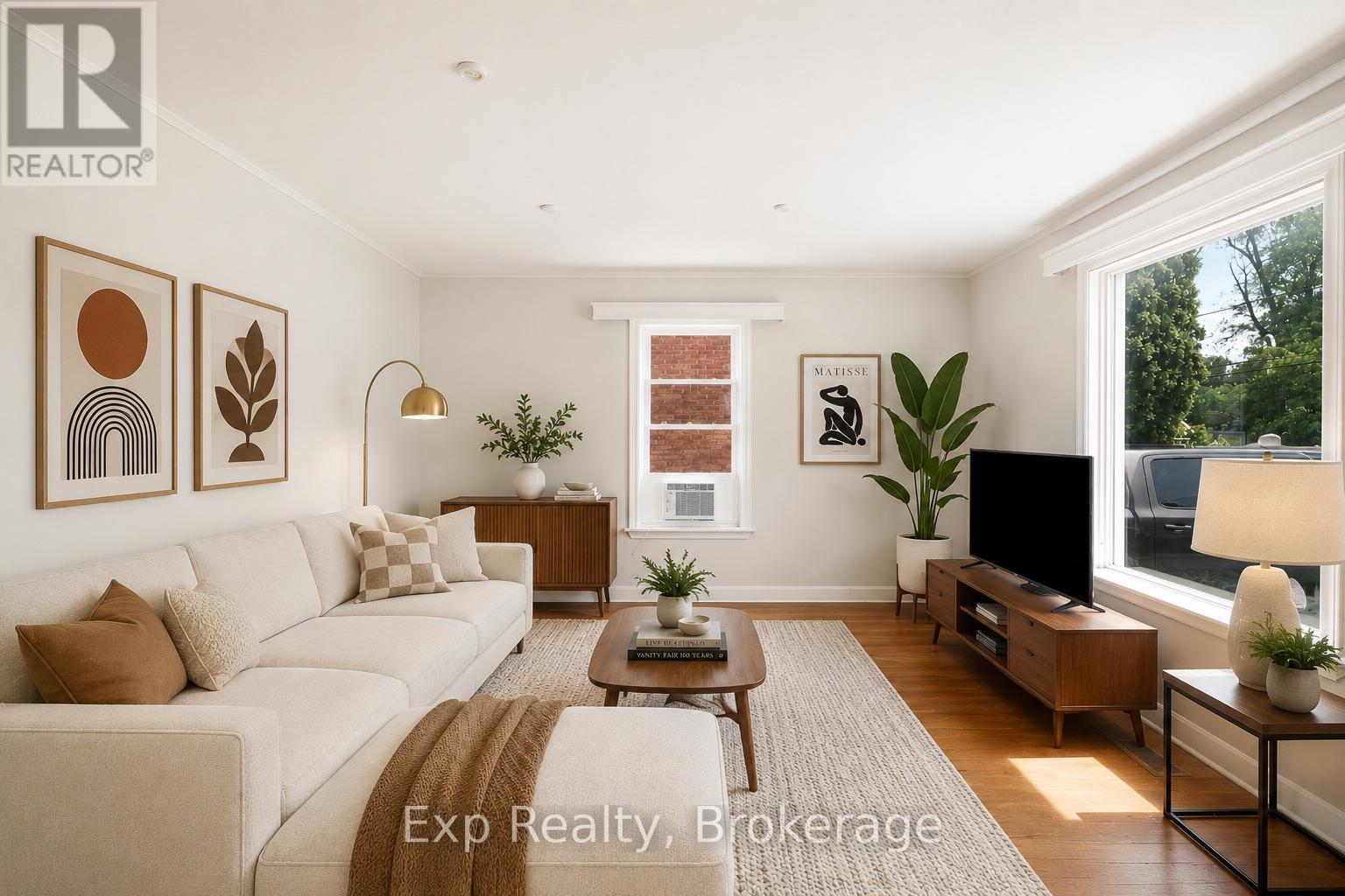 18 CHARLOTTE STREET - 7