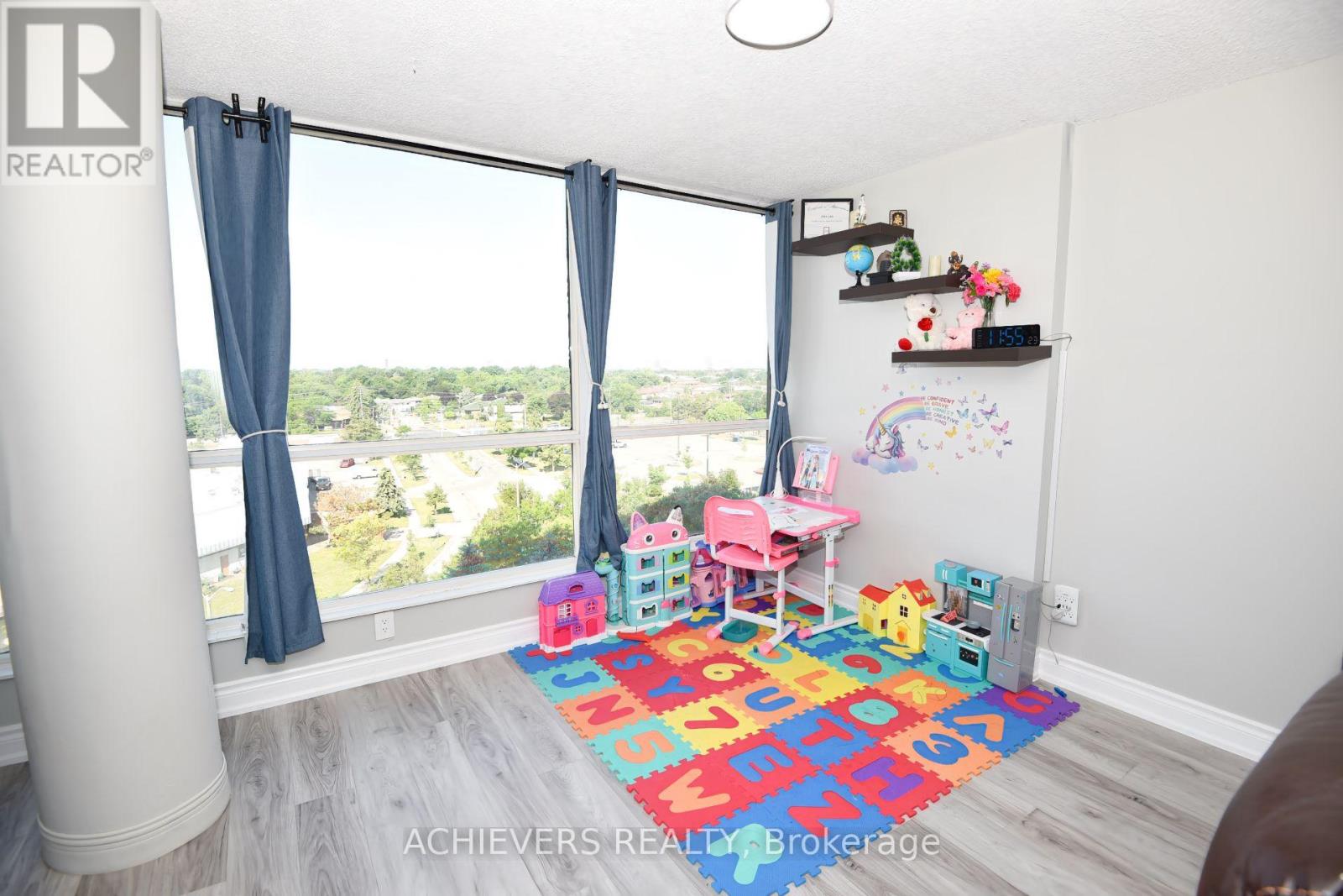 #914 1 ROWNTREE ROAD - 10