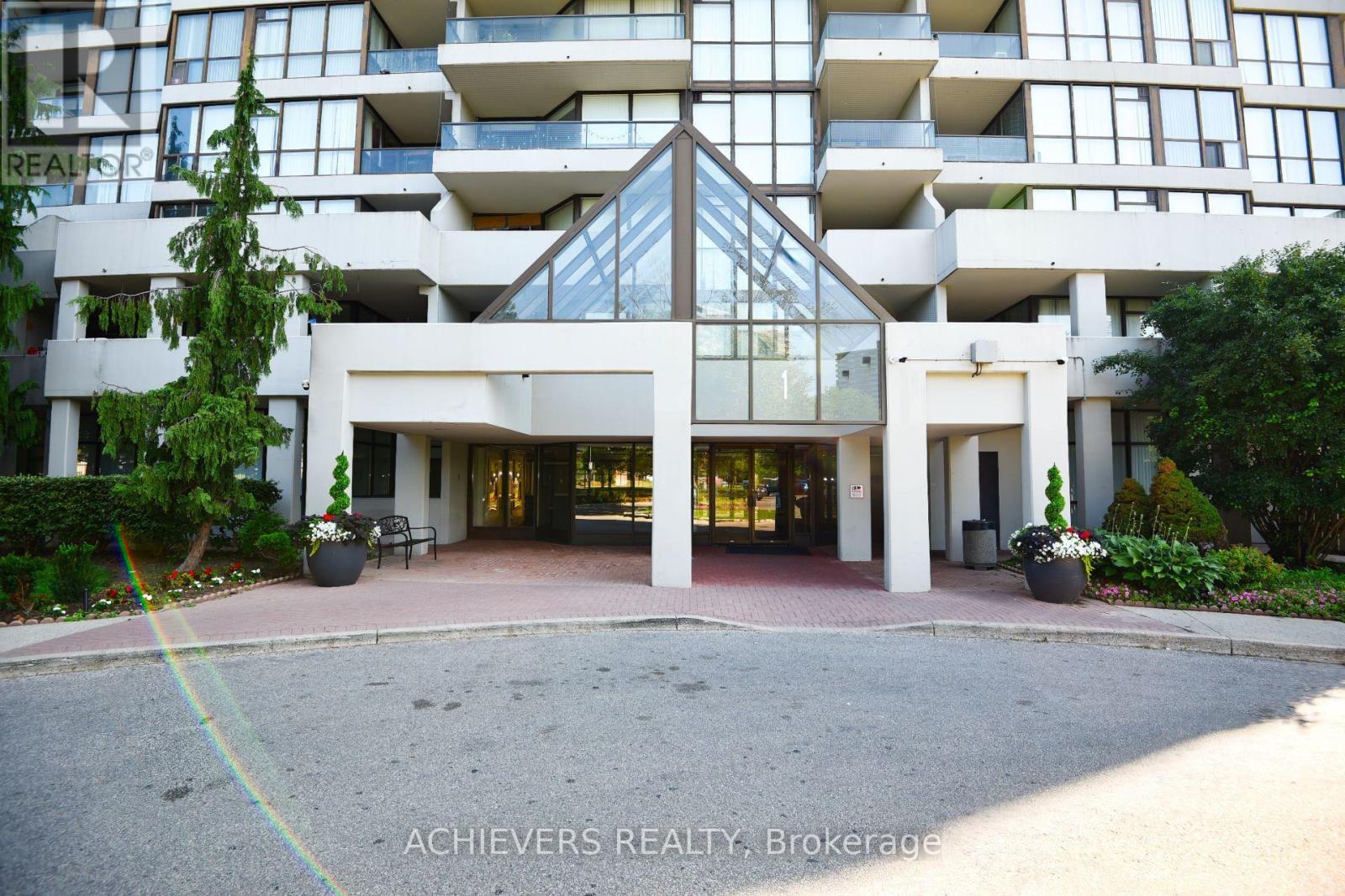 #914 1 ROWNTREE ROAD - 2