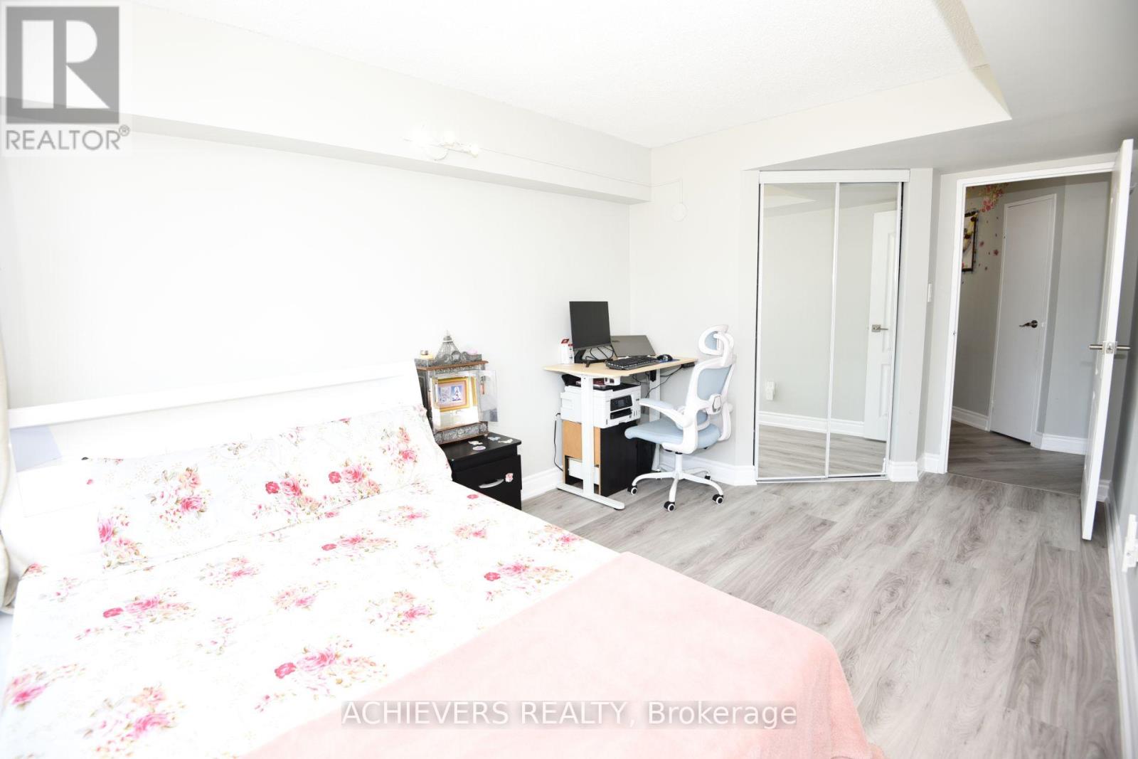 #914 1 ROWNTREE ROAD - 30