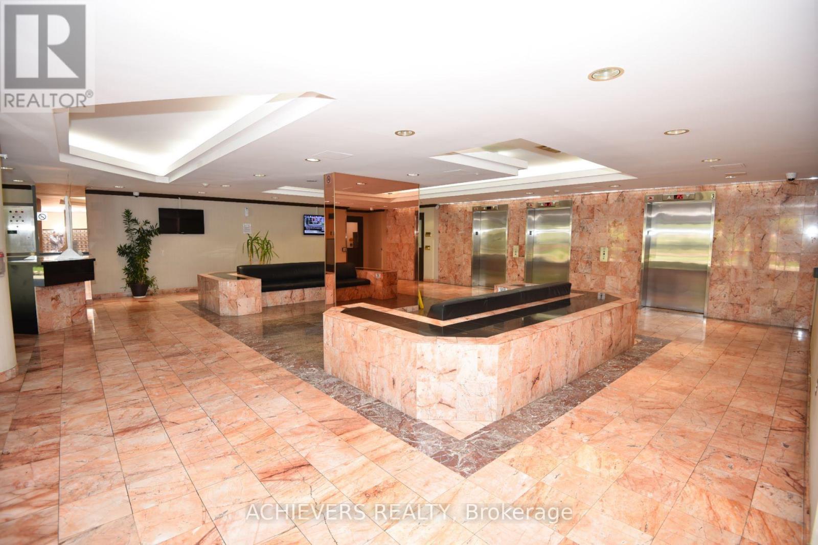 #914 1 ROWNTREE ROAD - 4