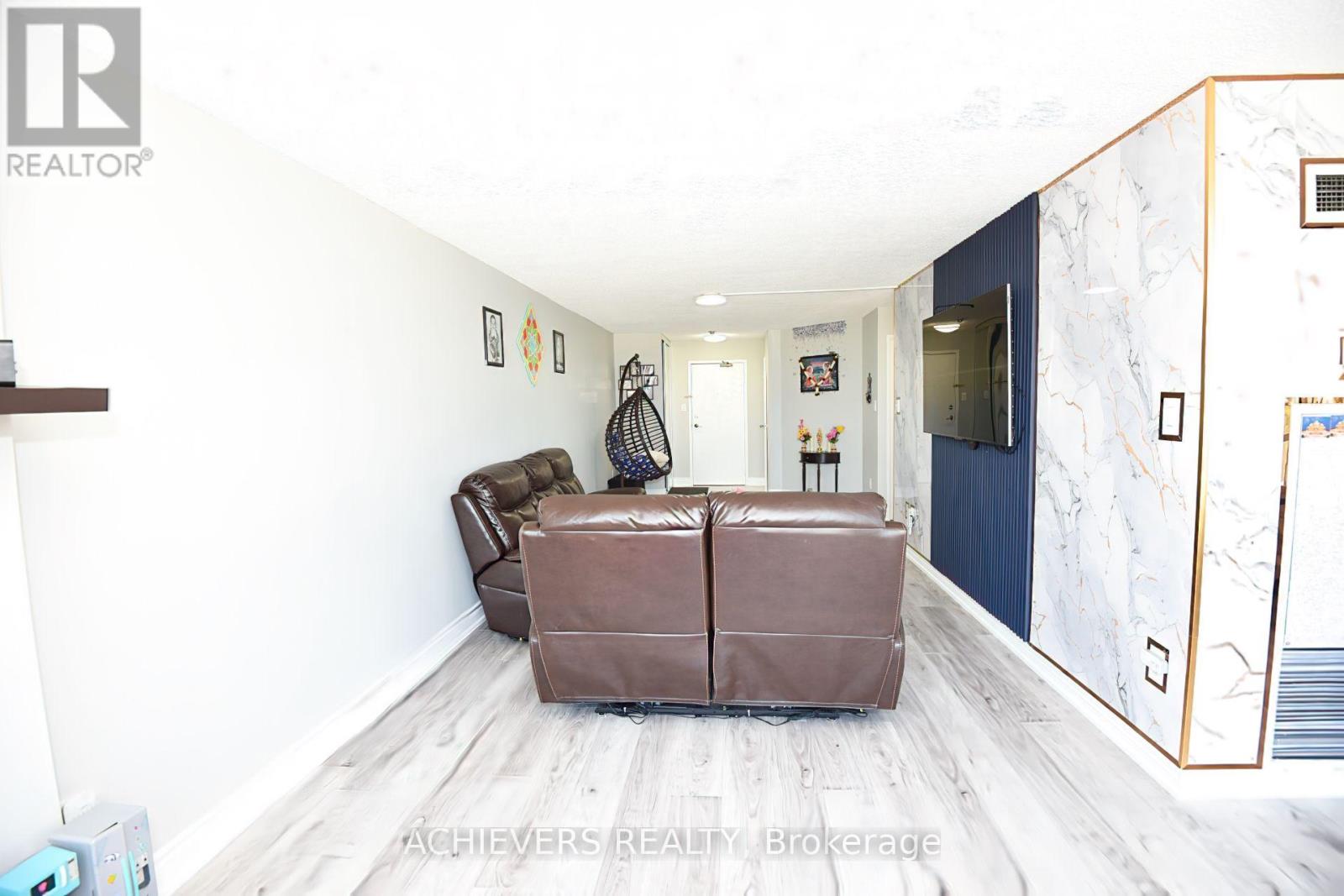 #914 1 ROWNTREE ROAD - 9