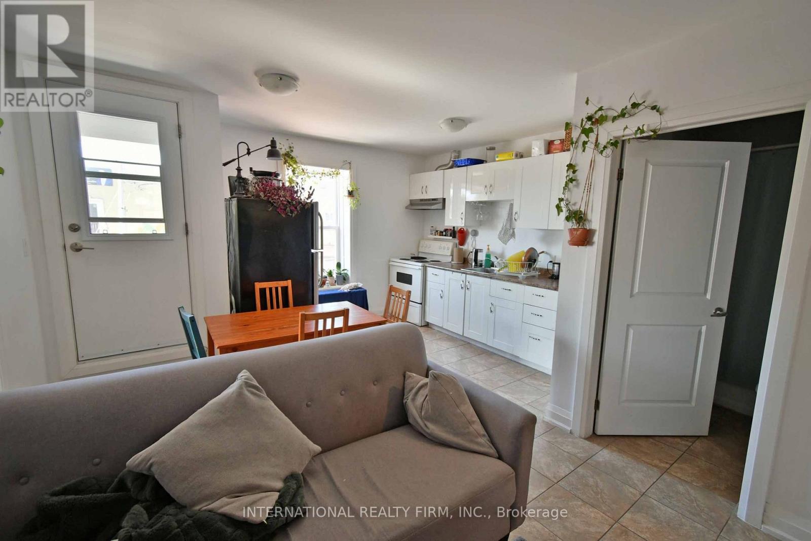 Photo of 1262 Bloor Street
