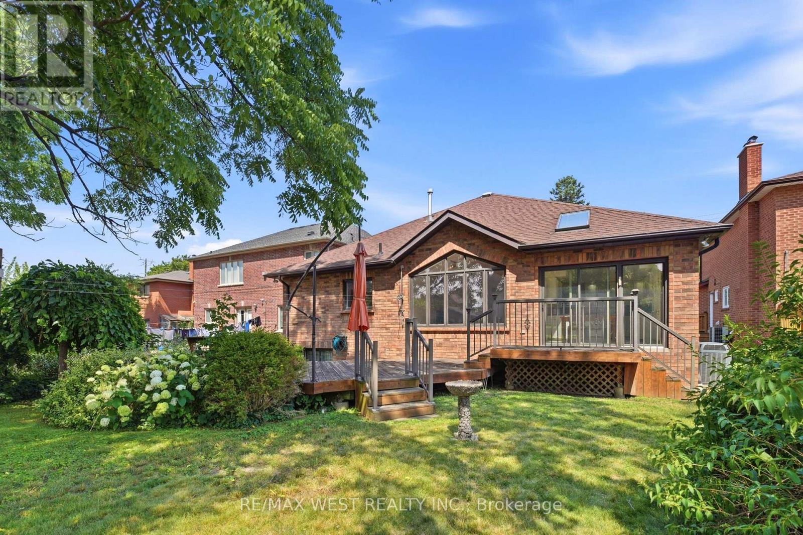 88 RIVERDALE DRIVE - Image 13