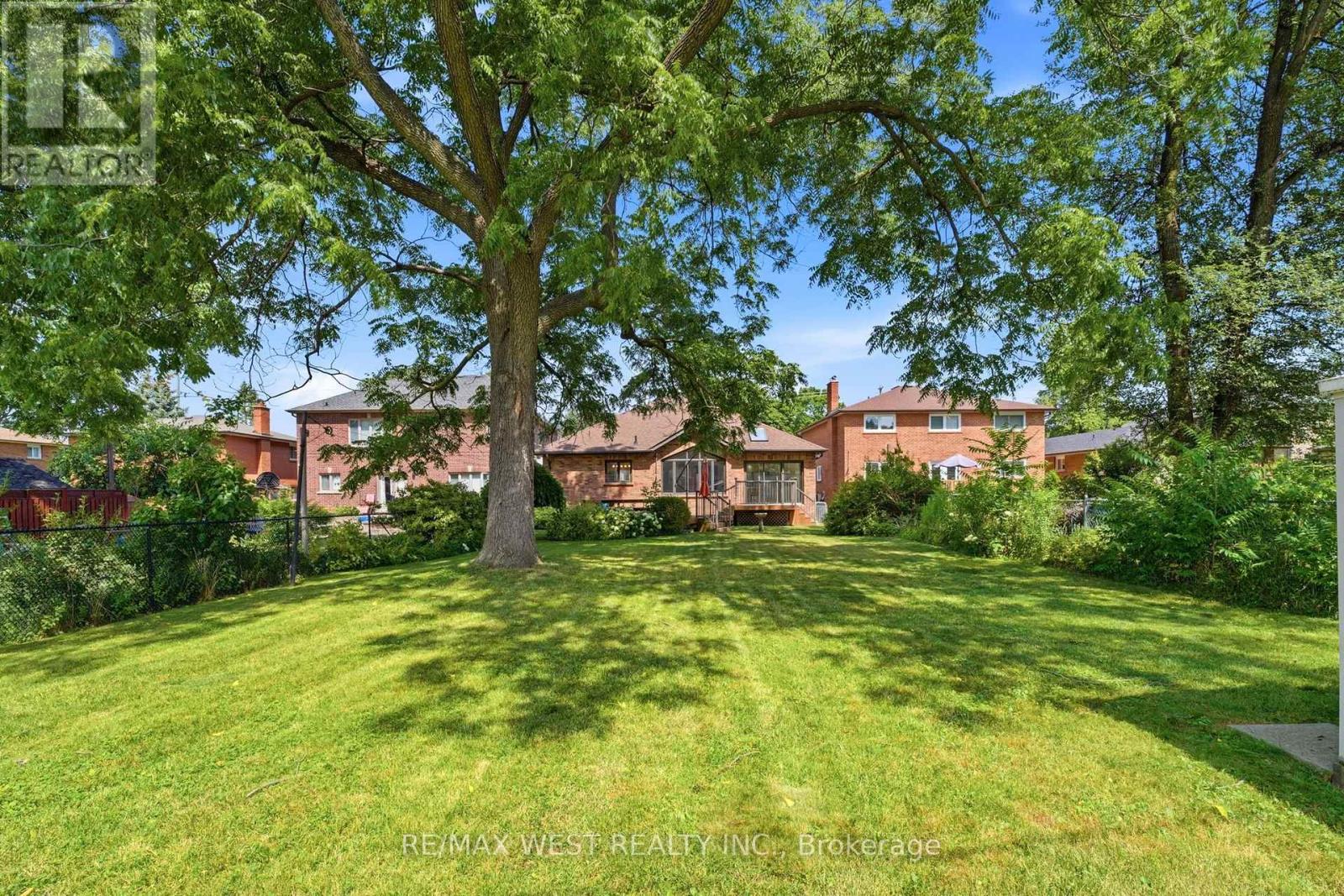 88 RIVERDALE DRIVE - 14
