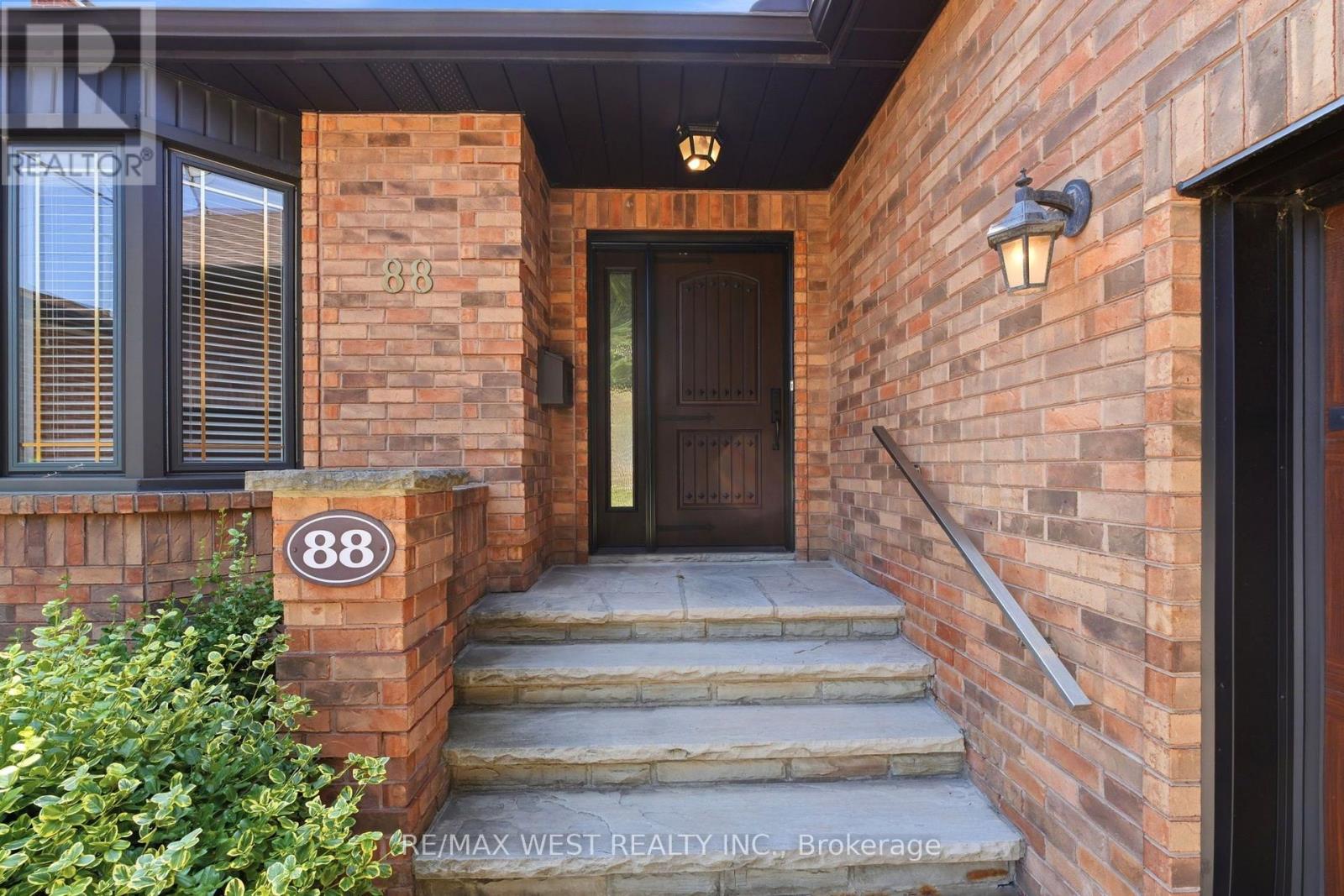 88 RIVERDALE DRIVE - 2