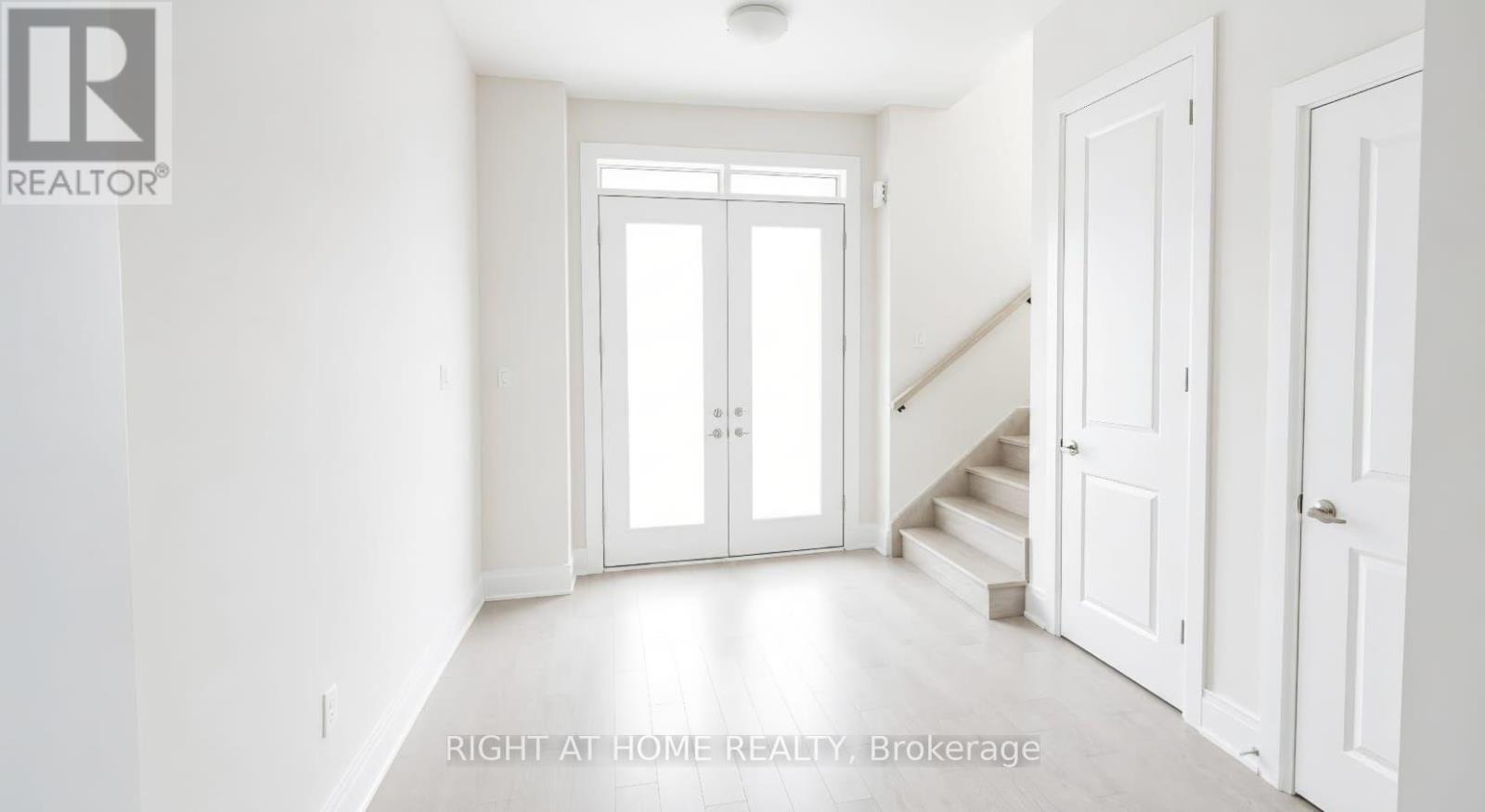 816 APPLE TERRACE - Image 11