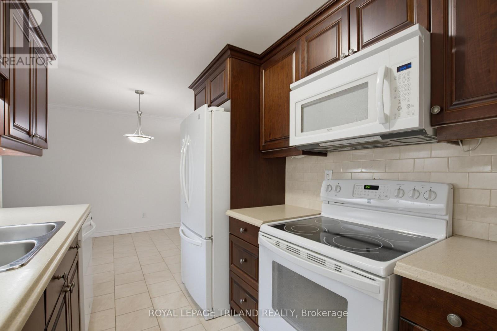 #104 91 SPRUCE STREET W - 8