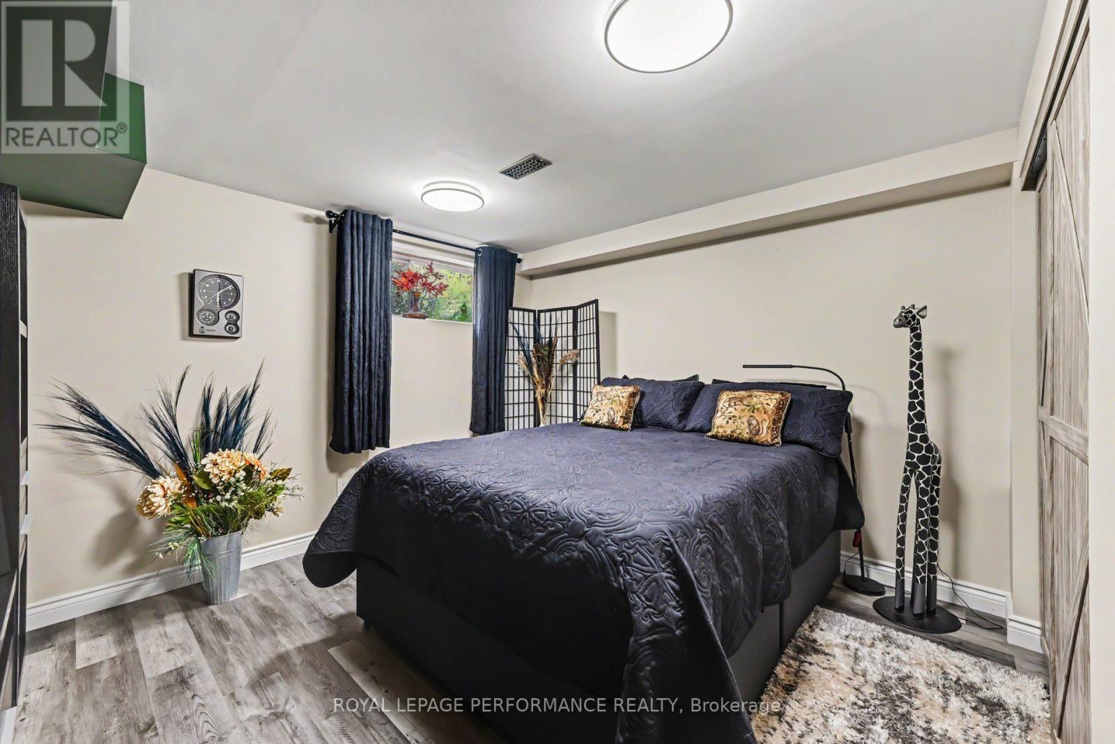 2202 CLENDENAN CRESCENT - 44