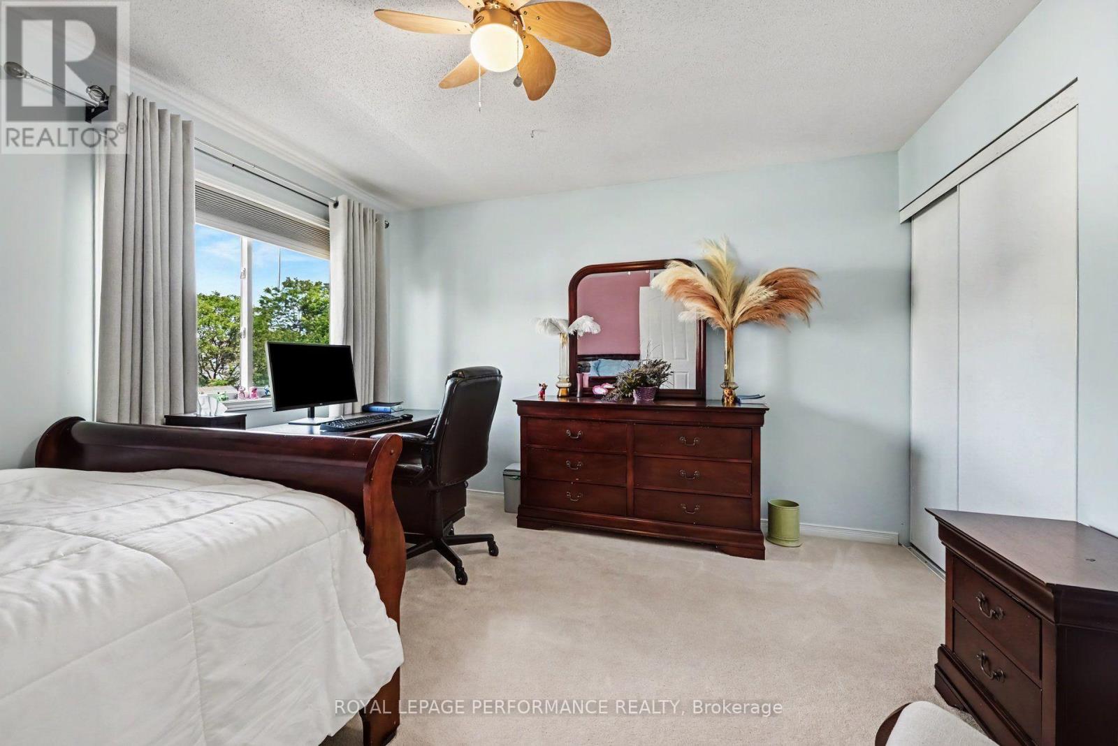 2202 CLENDENAN CRESCENT - 43