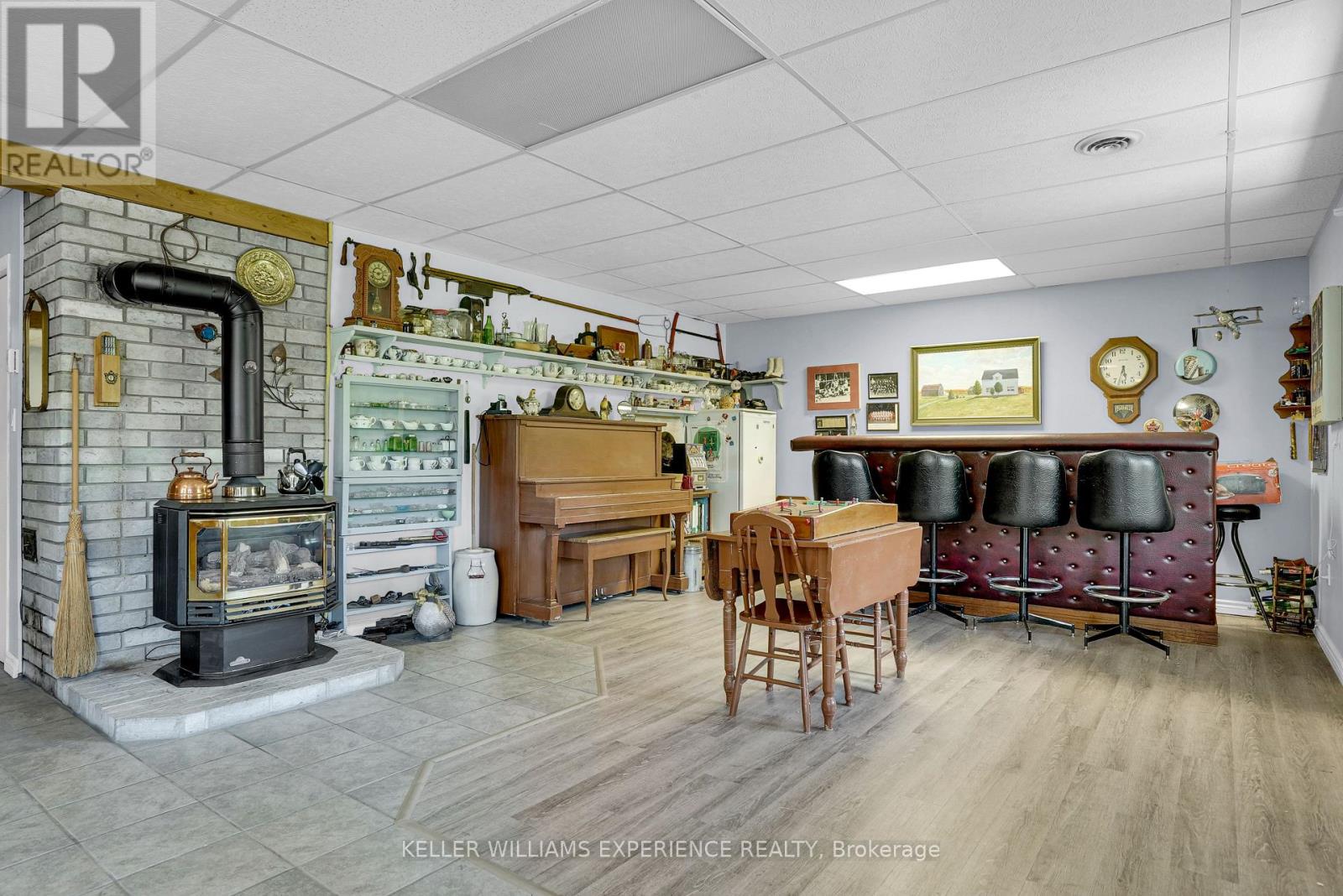 203 SANTAS VILLAGE ROAD - 33