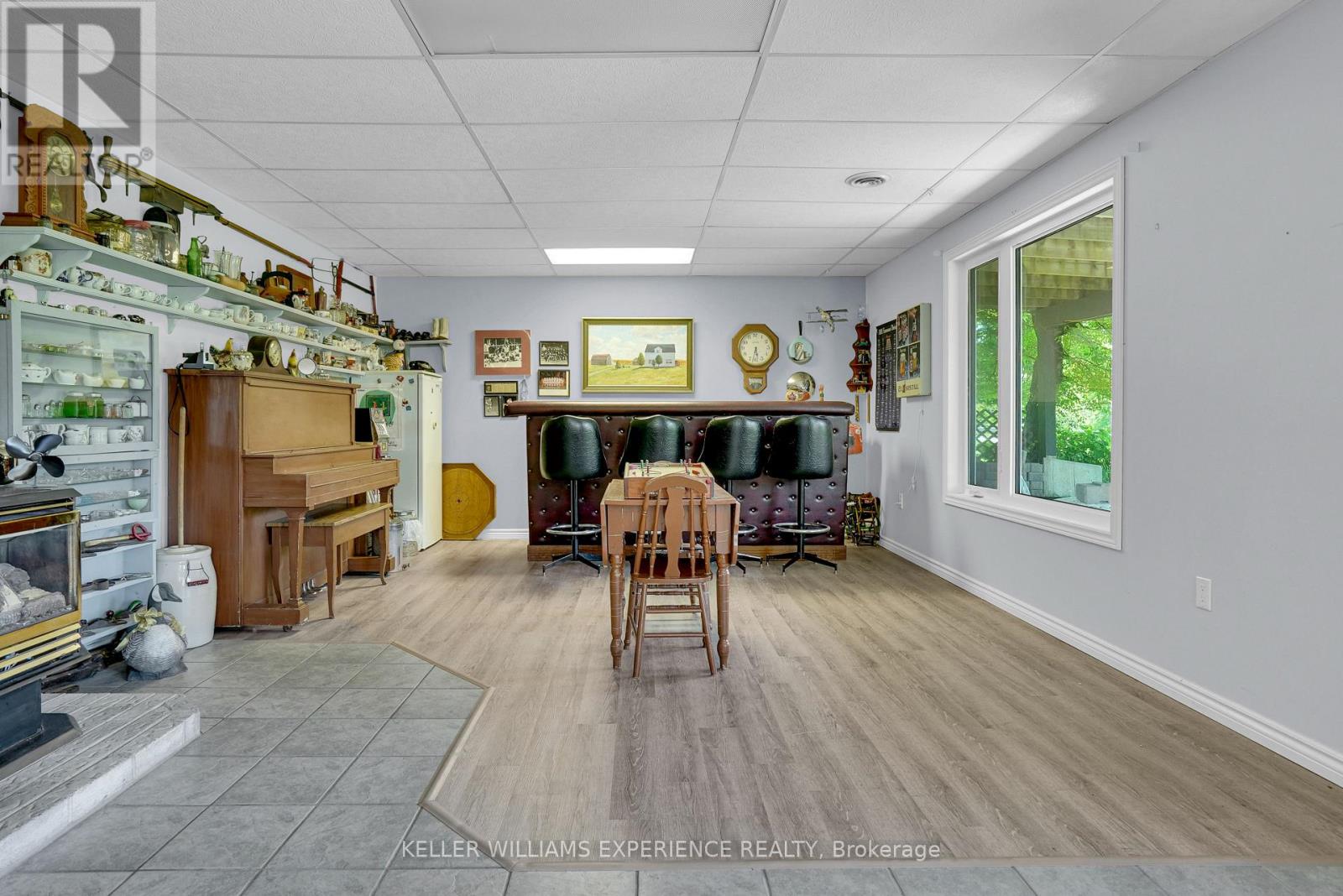 203 SANTAS VILLAGE ROAD - 34