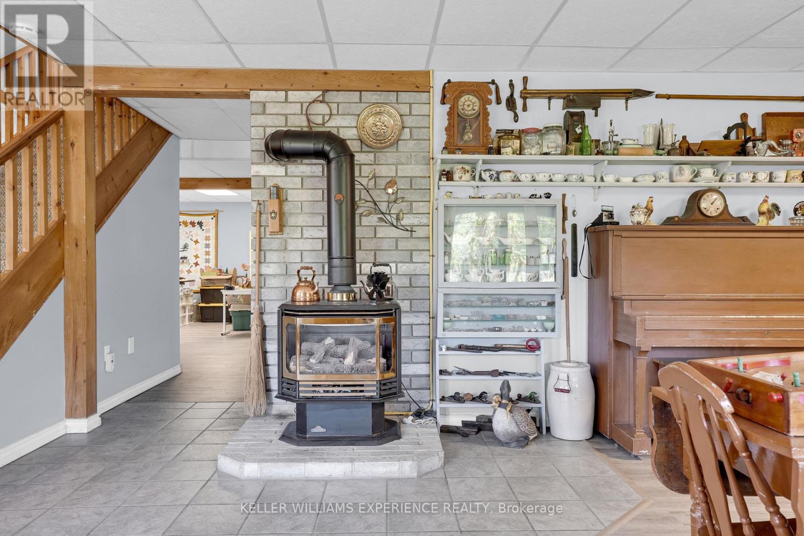 203 SANTAS VILLAGE ROAD - 38