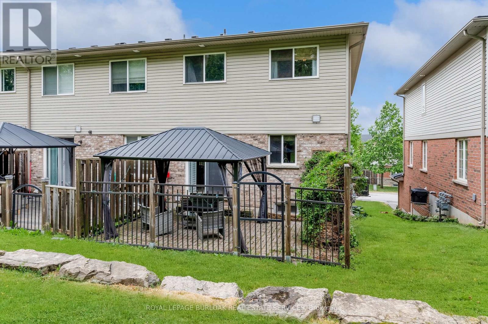 #16 7 SOUTHSIDE PLACE - Image 33