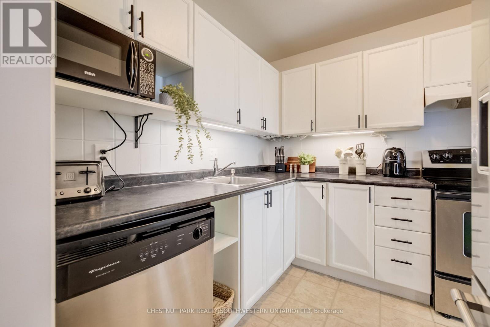 #11 210 HIGHLAND CRESCENT - 15