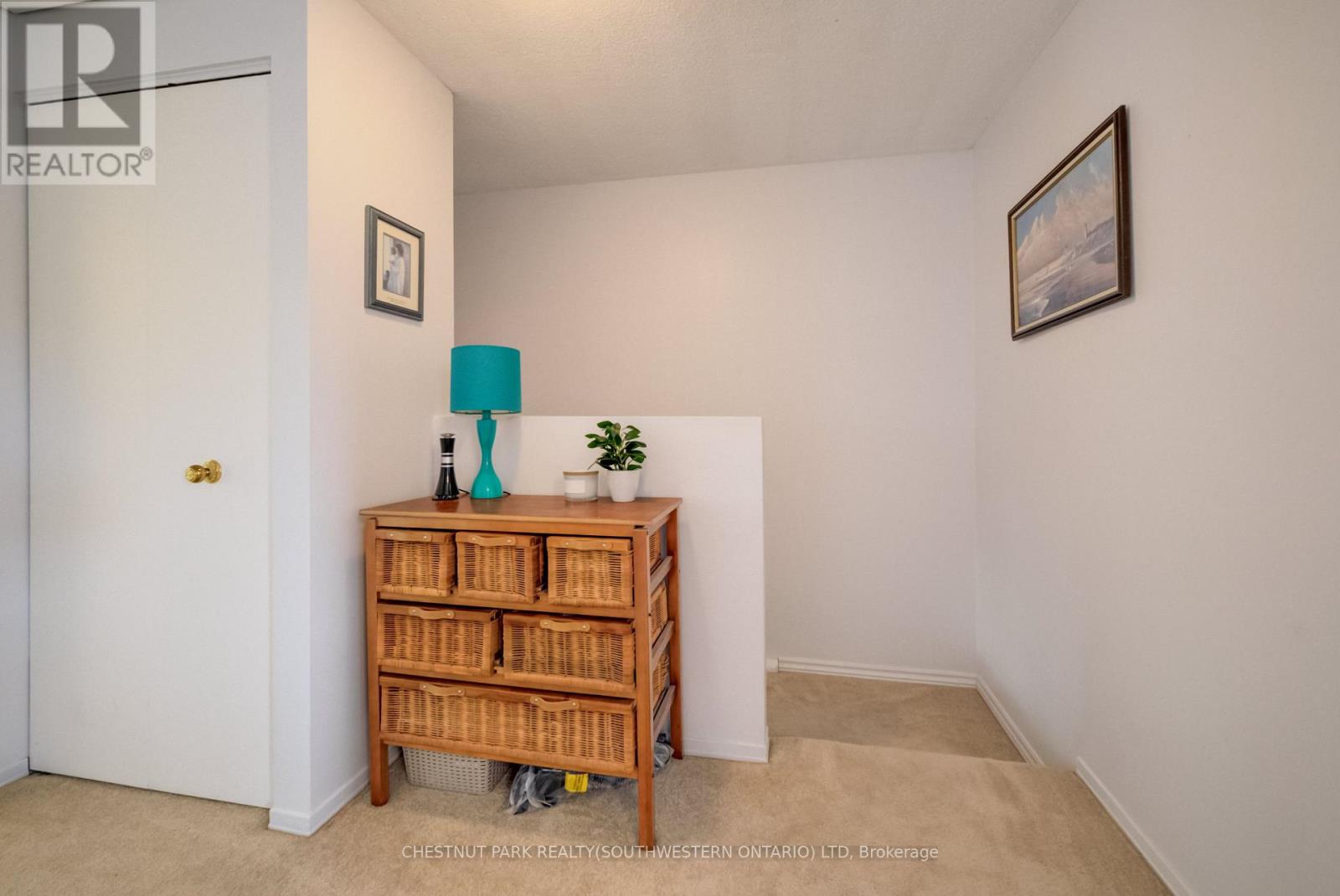 #11 210 HIGHLAND CRESCENT - 17