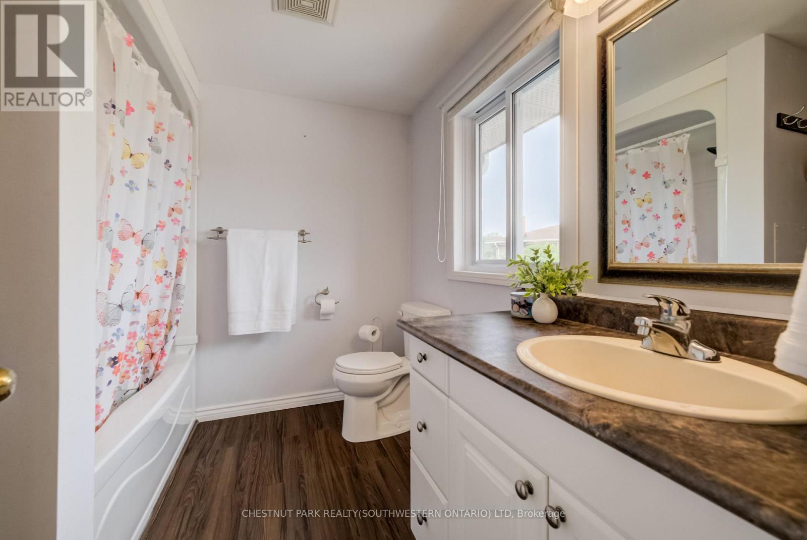 #11 210 HIGHLAND CRESCENT - 24
