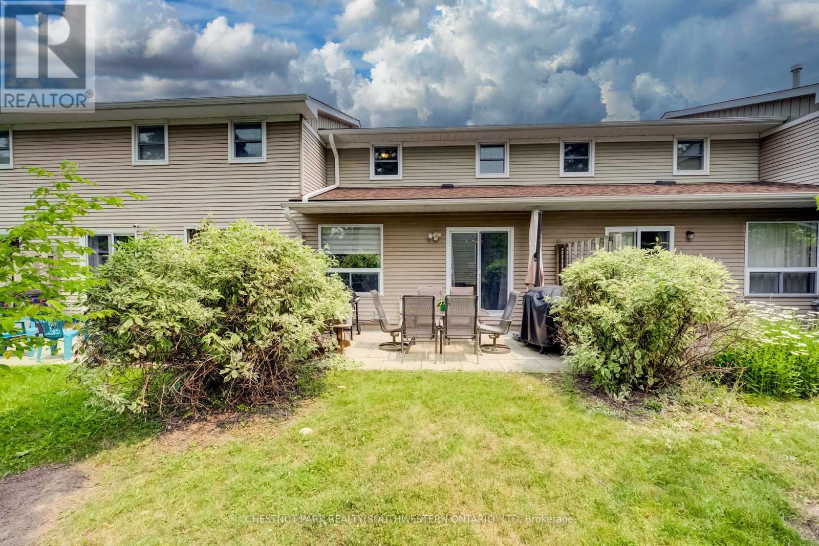 #11 210 HIGHLAND CRESCENT - 33
