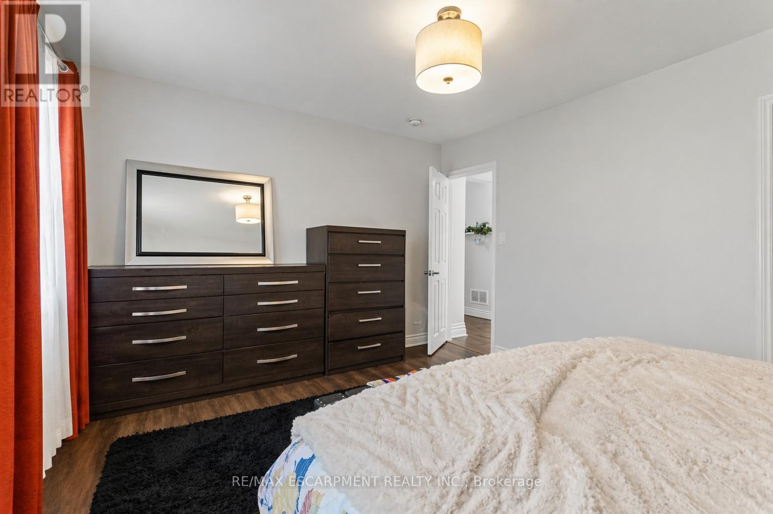 557 LAKE STREET - 14