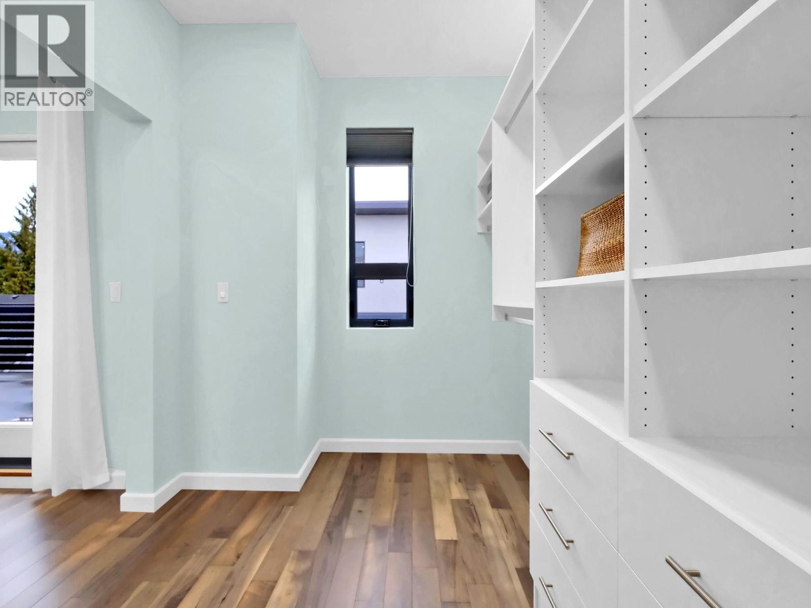 700 CHURCHILL Avenue - 27