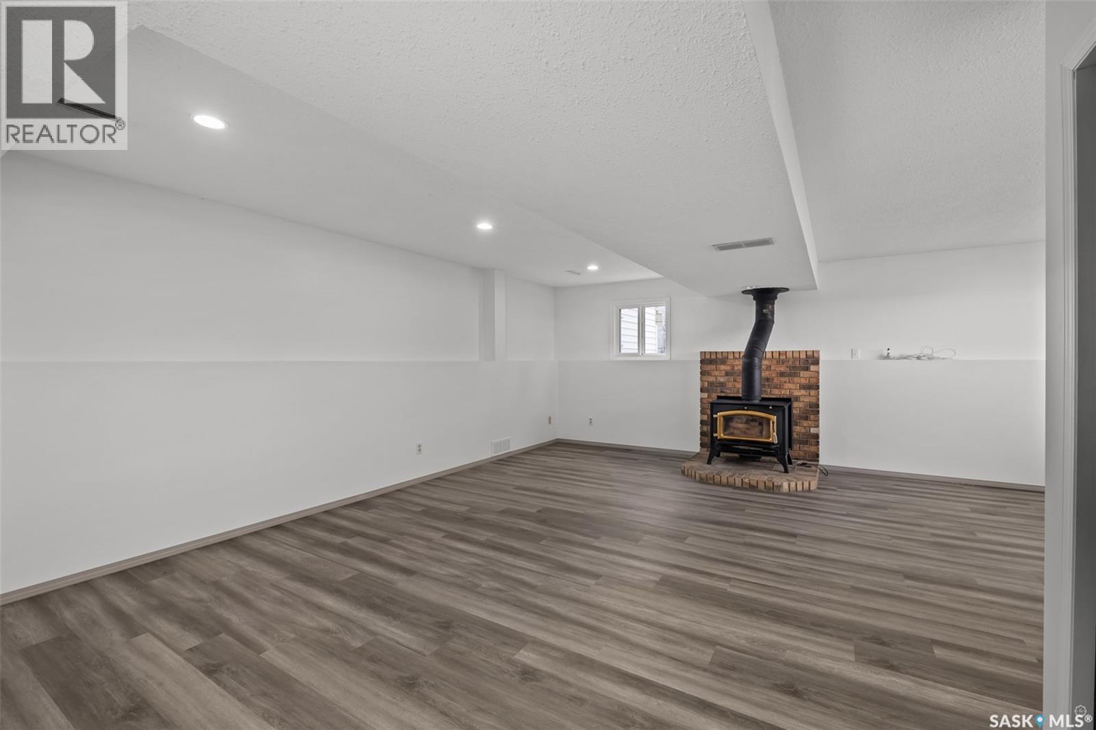 3367 15TH AVENUE E - 15