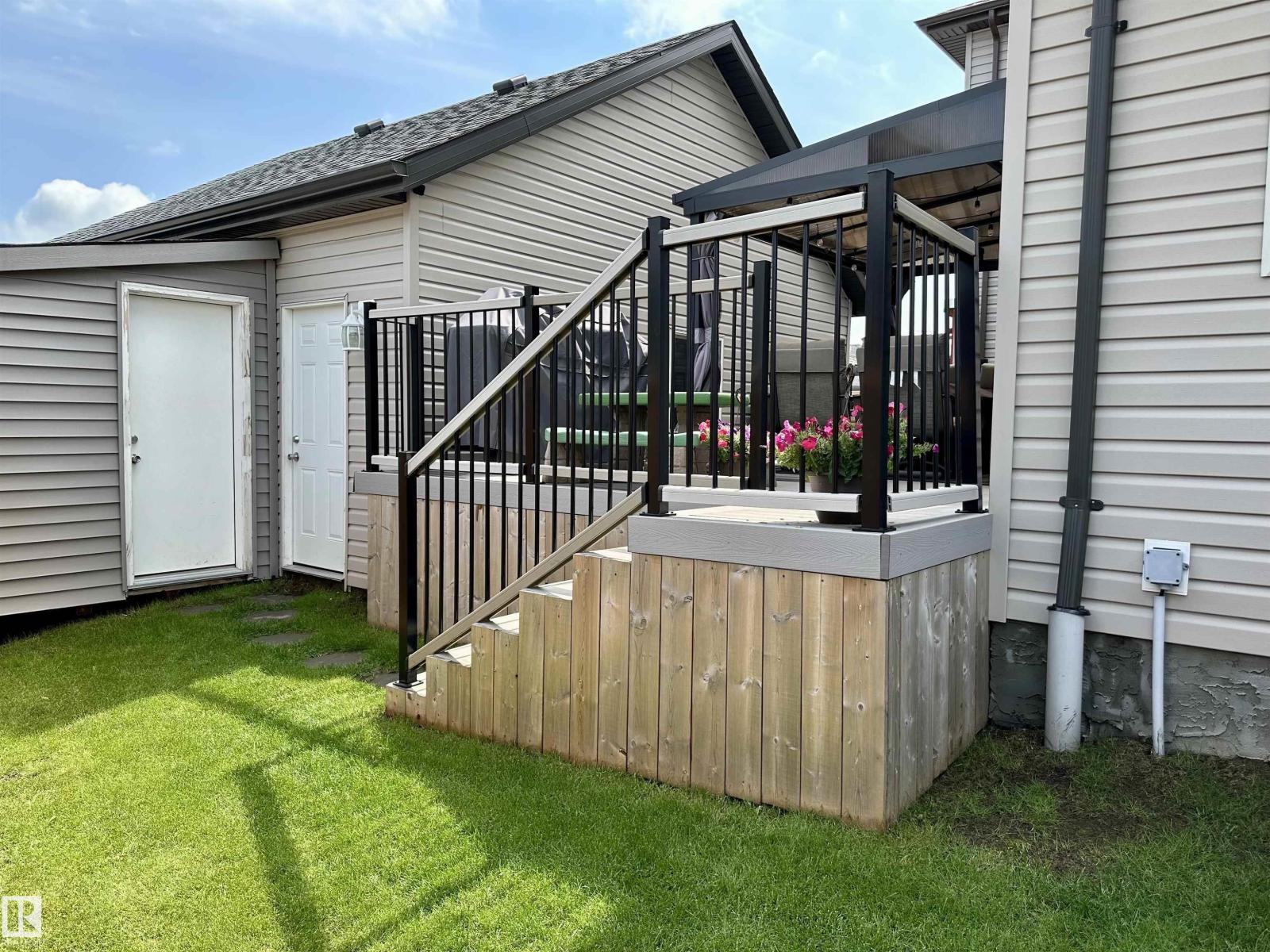 17359 49 ST NW NW - 6