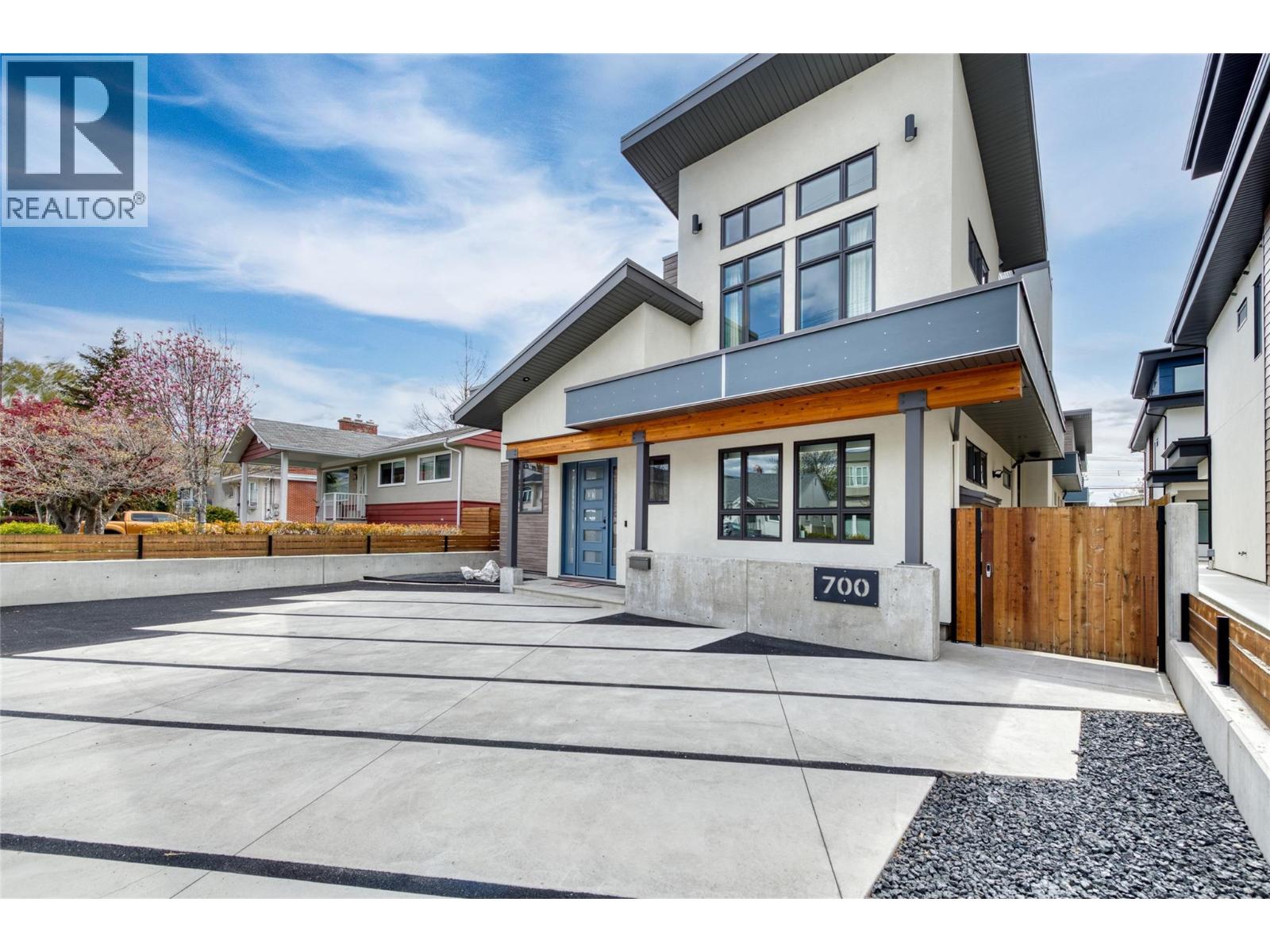 700 CHURCHILL Avenue - 1
