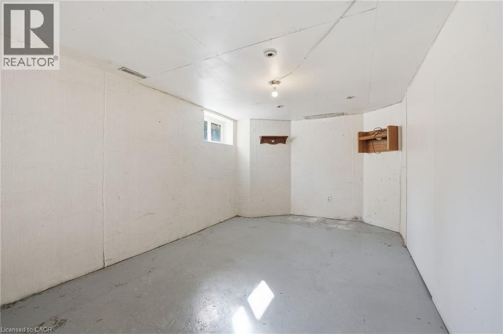 352 PARKSIDE Drive - 34