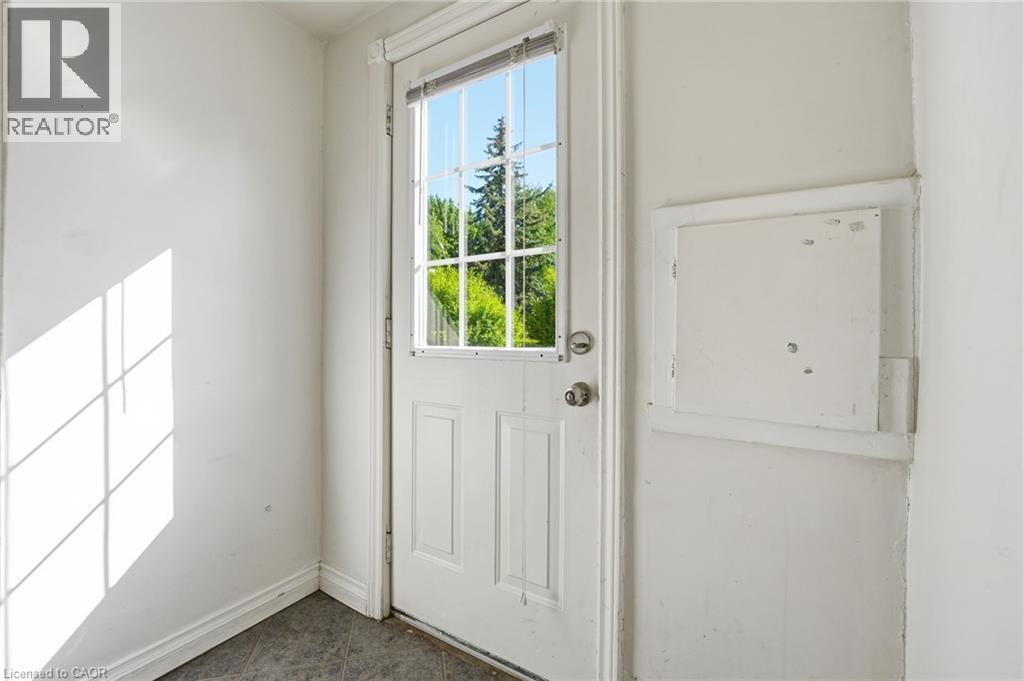 352 PARKSIDE Drive - 32