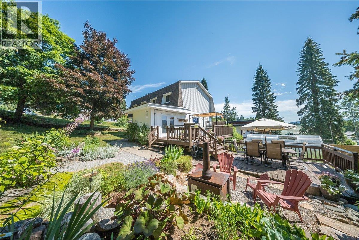 1517 Kootenay Avenue, Rossland