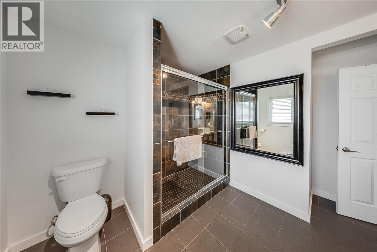1517 Kootenay Avenue, Rossland