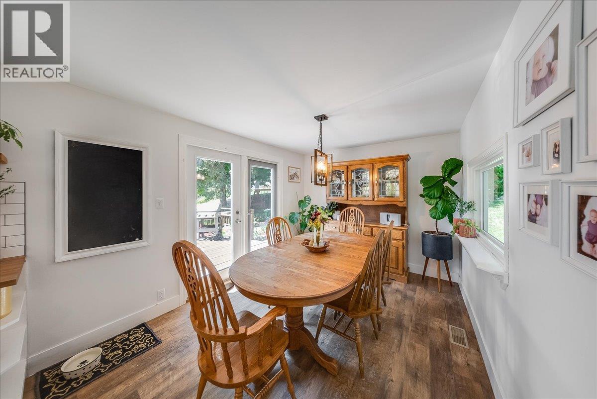 1517 Kootenay Avenue, Rossland
