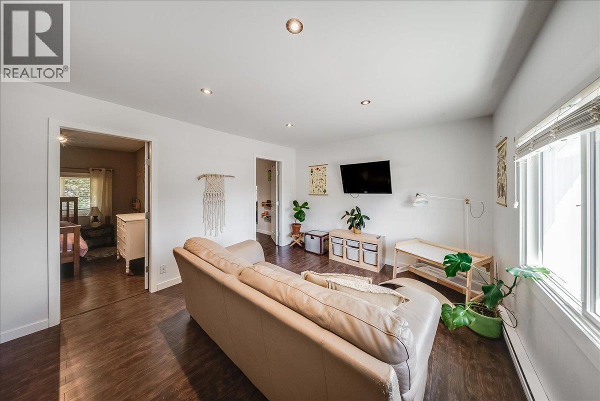 1517 Kootenay Avenue, Rossland