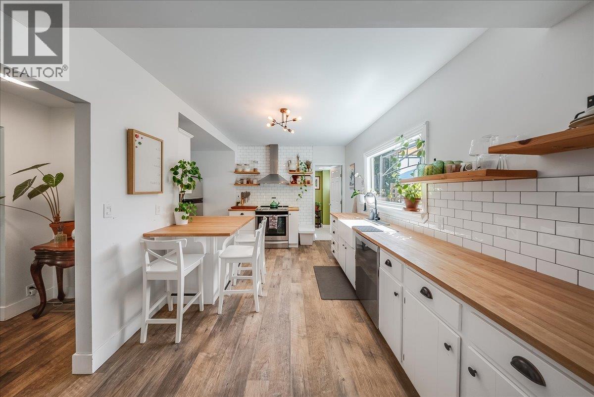 1517 Kootenay Avenue, Rossland