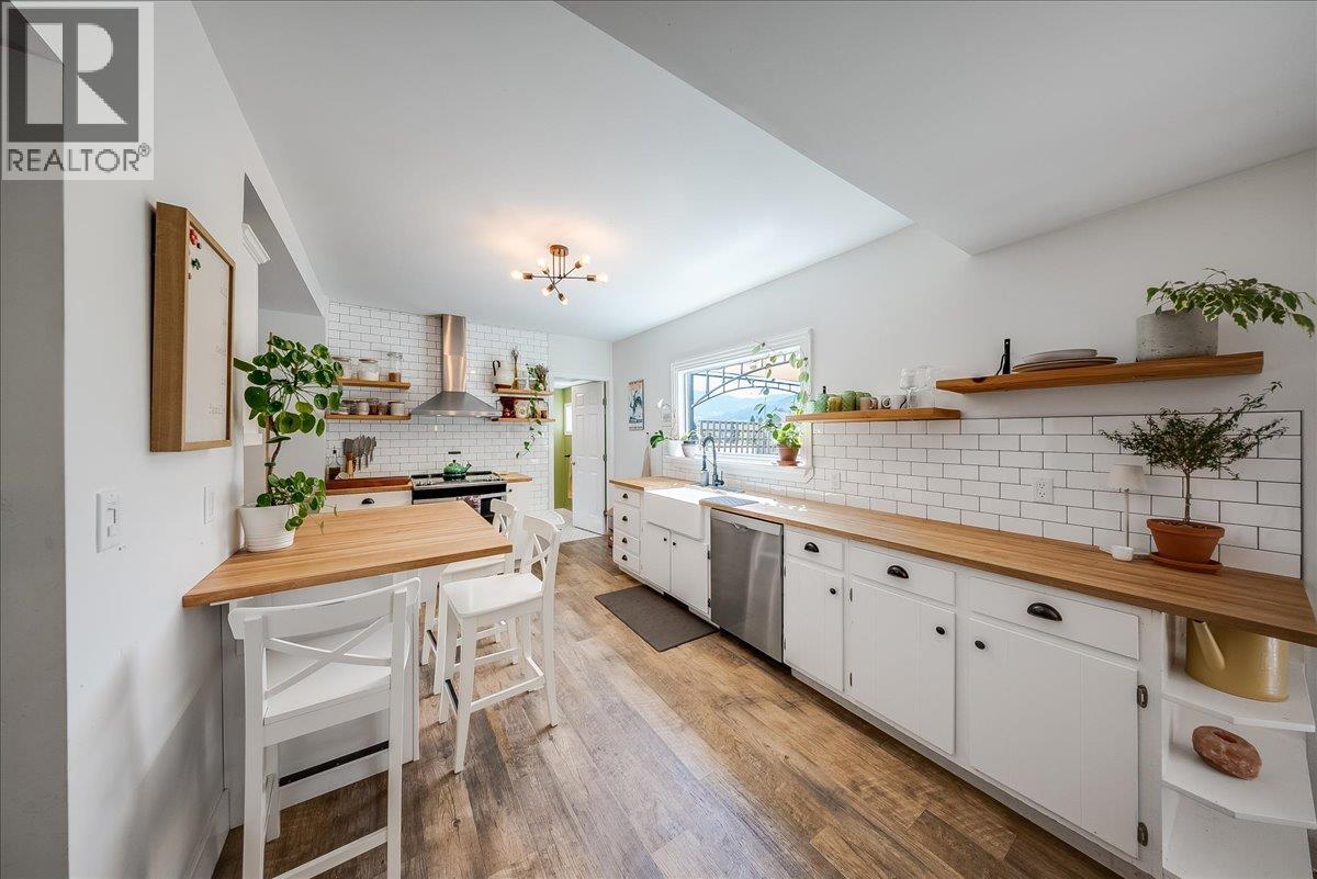 1517 Kootenay Avenue, Rossland