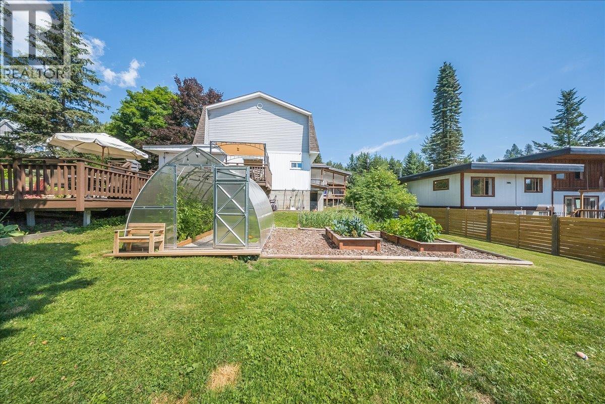 1517 Kootenay Avenue, Rossland