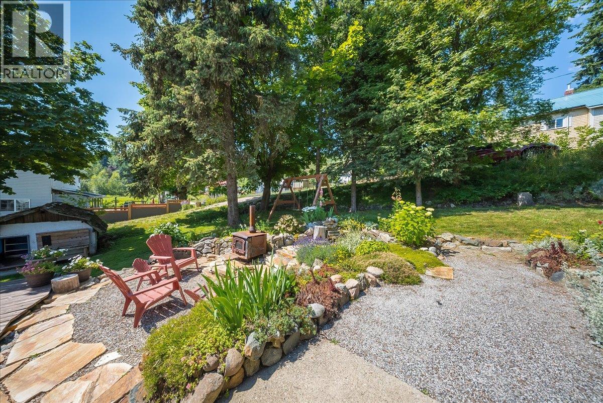 1517 Kootenay Avenue, Rossland