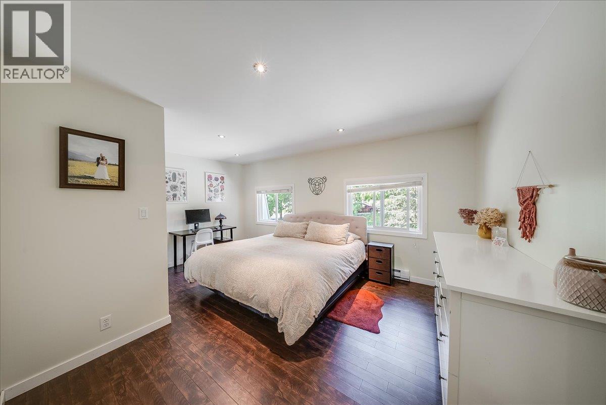 1517 Kootenay Avenue, Rossland