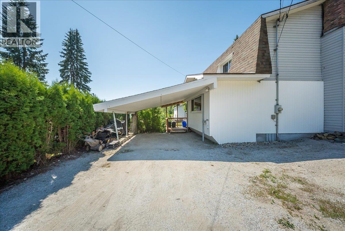 1517 Kootenay Avenue, Rossland