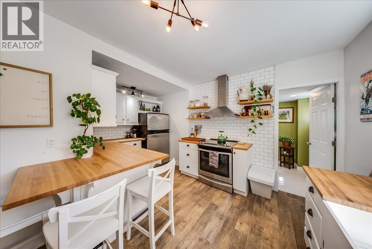 1517 Kootenay Avenue, Rossland