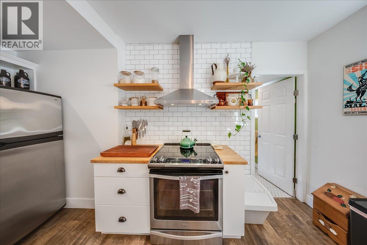 1517 Kootenay Avenue, Rossland