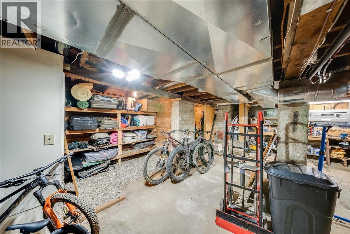1517 Kootenay Avenue, Rossland