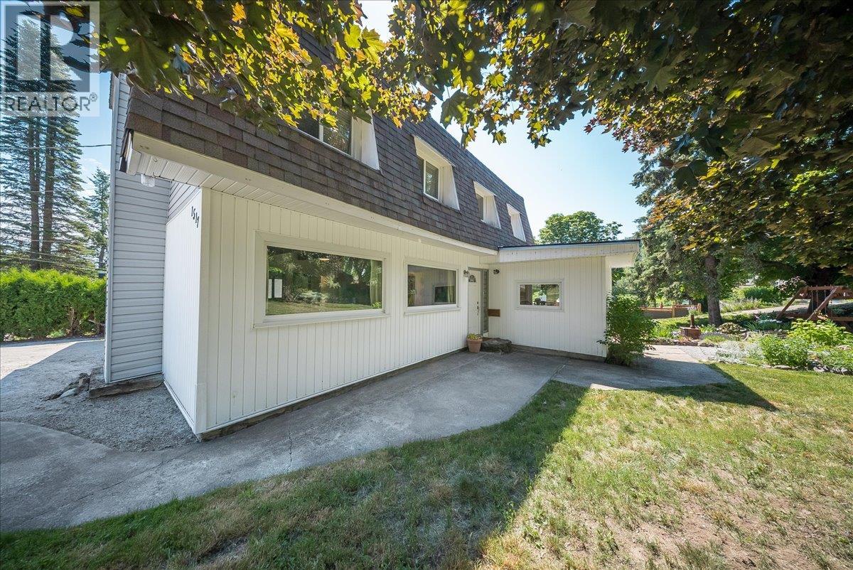 1517 Kootenay Avenue, Rossland