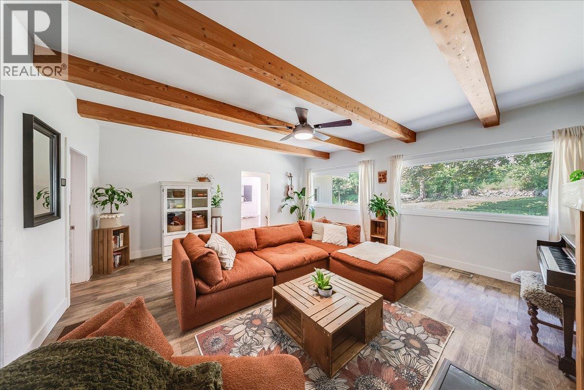 1517 Kootenay Avenue, Rossland