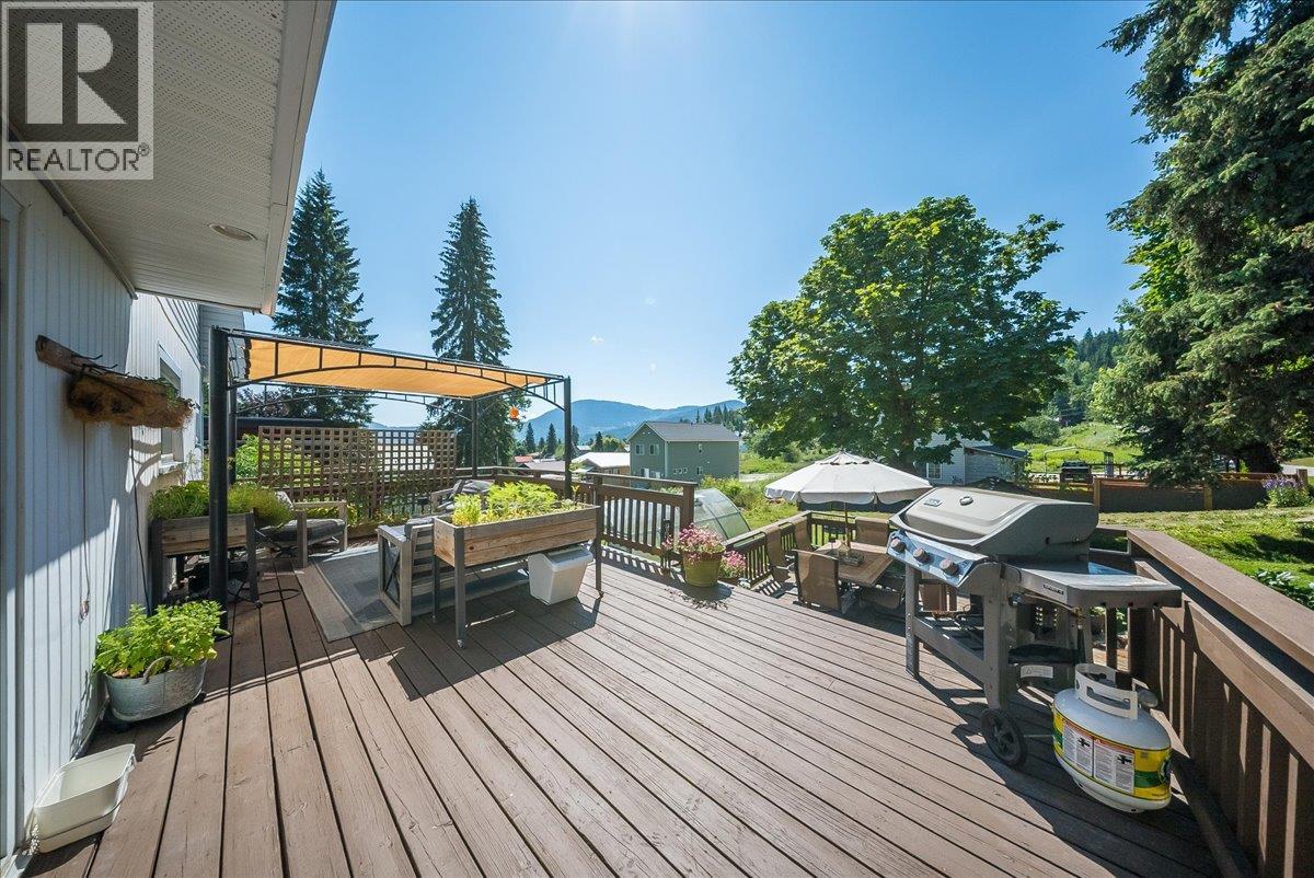 1517 Kootenay Avenue, Rossland