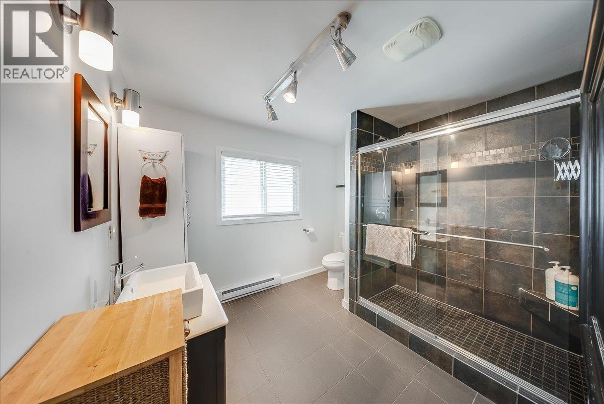1517 Kootenay Avenue, Rossland
