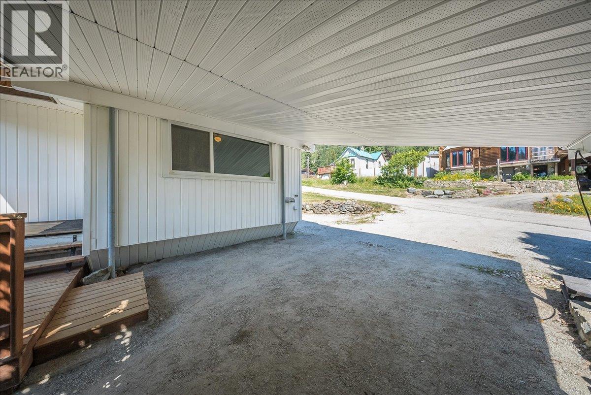 1517 Kootenay Avenue, Rossland