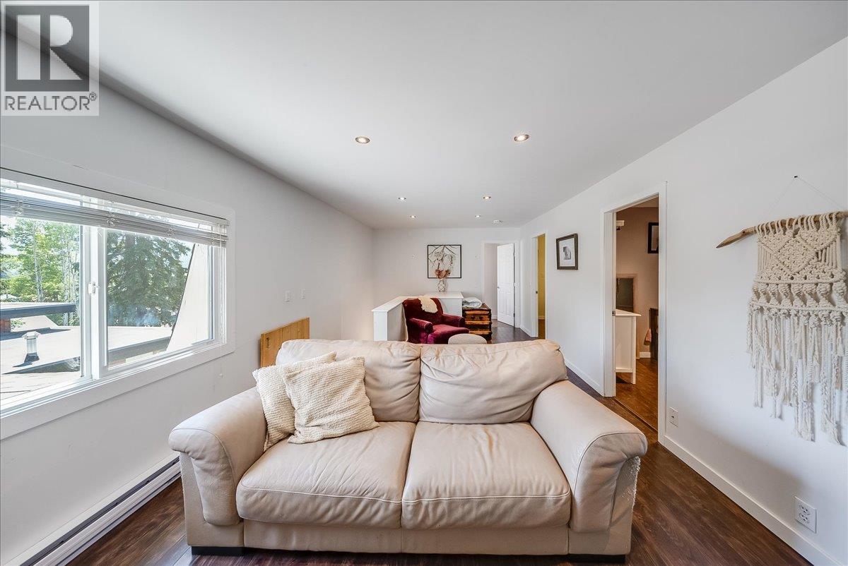 1517 Kootenay Avenue, Rossland