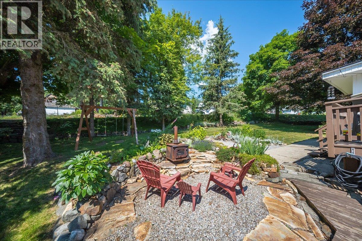 1517 Kootenay Avenue, Rossland